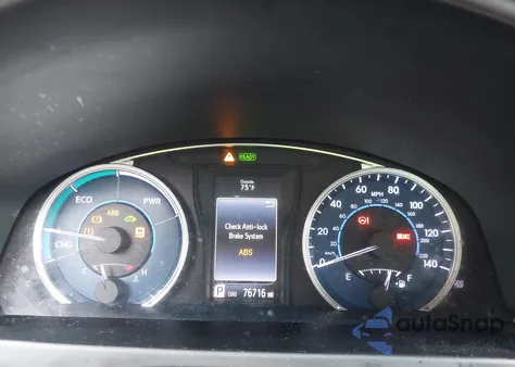 2016 Toyota Camry Hybrid Le z USA, uszkodzony, nr VIN 4T1BD1FK1GU191308